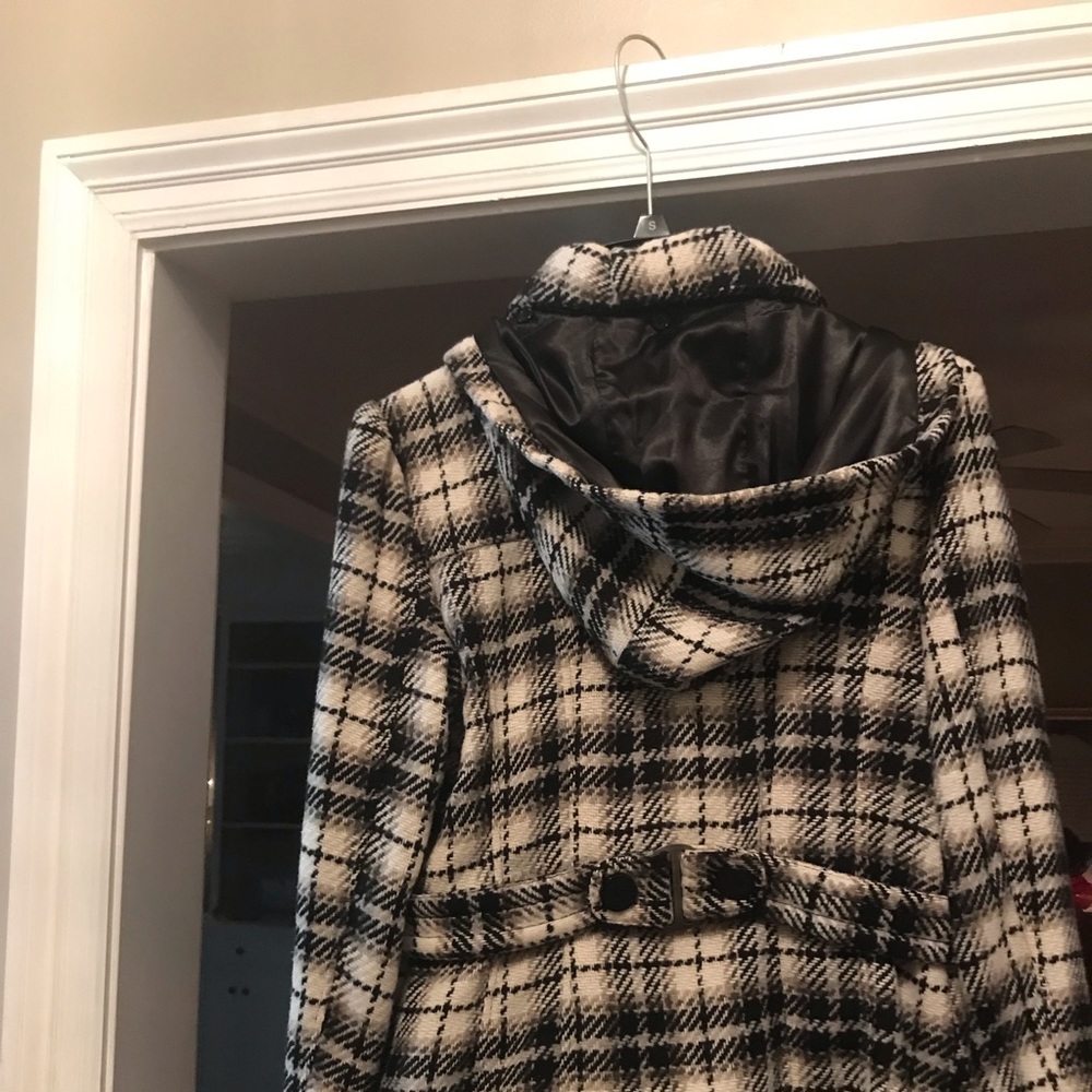 Fancy coat - Picture 2 of 5
